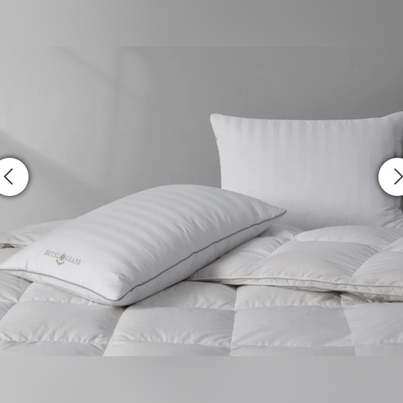 Hotel Grand Feather & Down Pillow, 2-pack (not in packaging but new pillows) - Picture 3 of 9